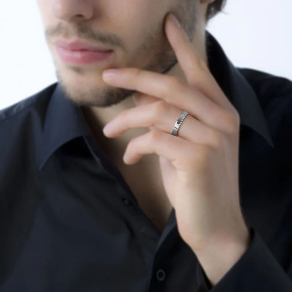 Histoire D'Or Alliance Beatrice Ruban Plat Or Blanc – Image 5