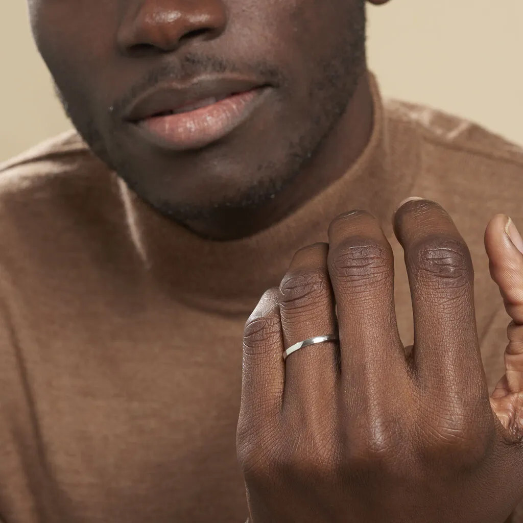 Histoire D'Or Alliance Julie Ruban Classique Or Blanc – Image 6